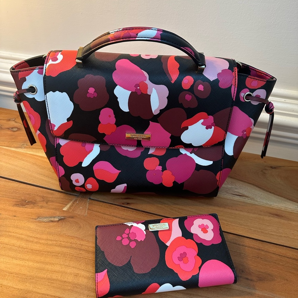 Kate Spade Tote with Kate Spade Wallet ♠️🥰